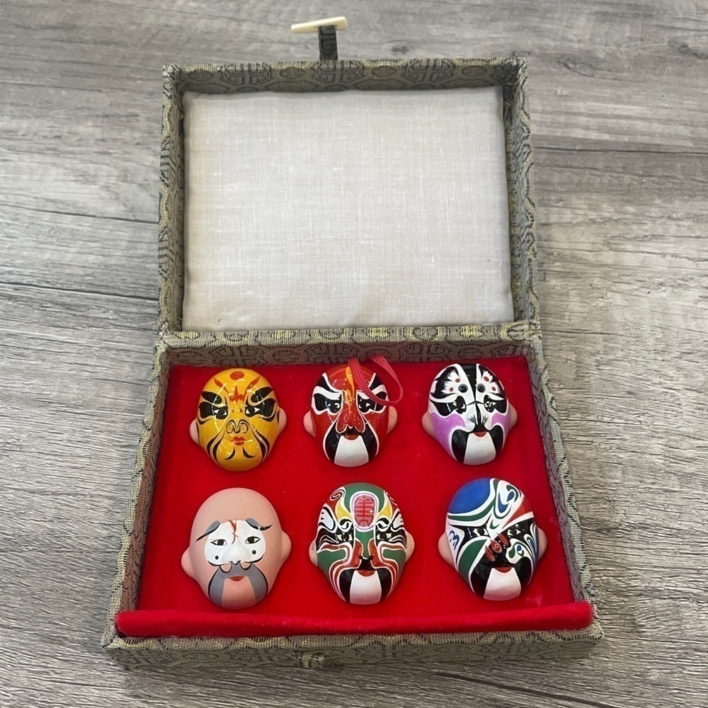 Kabuki Opera Japanese Ceramic Masks in box - Picture 2 of 6